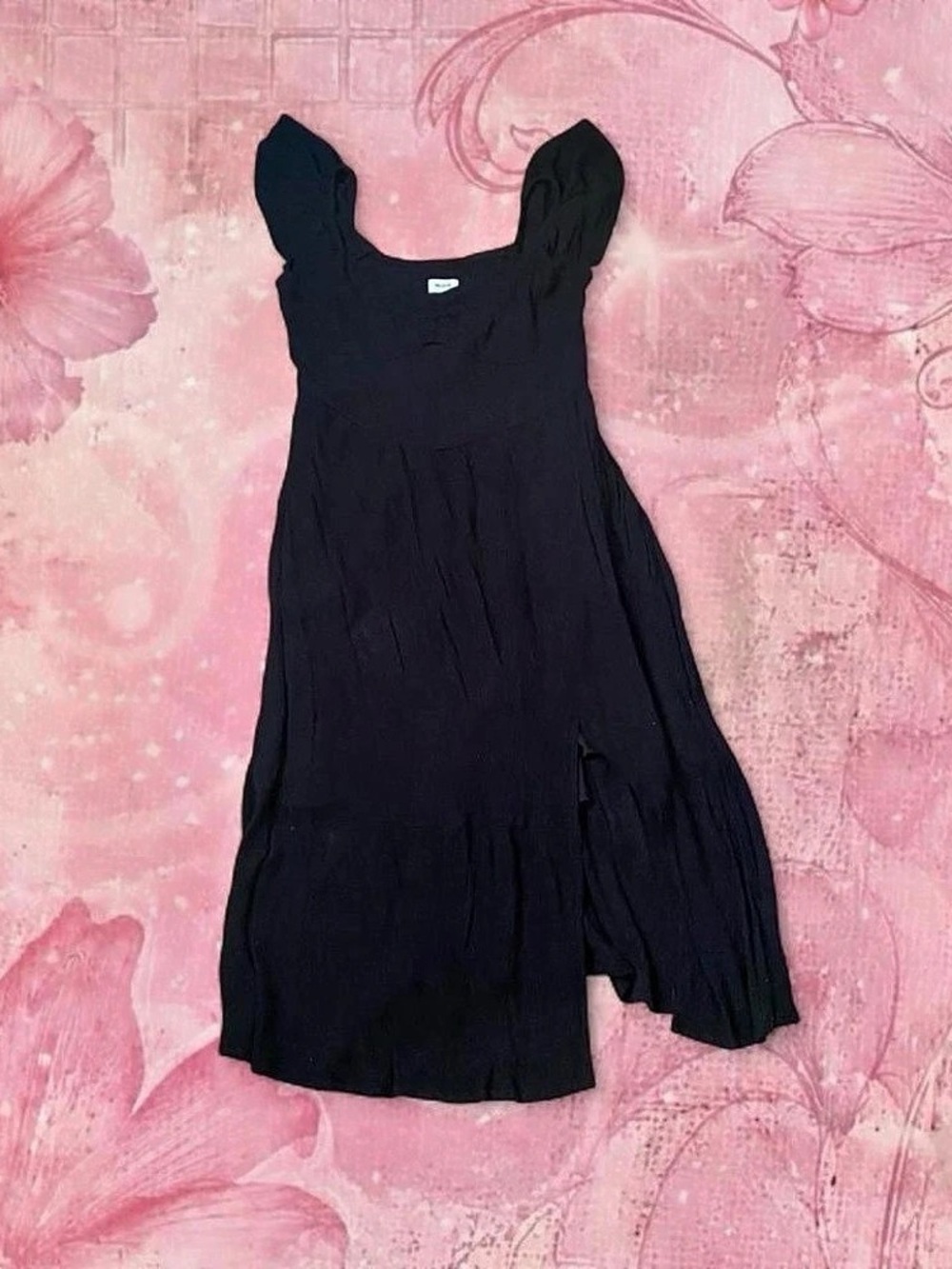 Hollister Maxi Dress in Black Size Medium Short